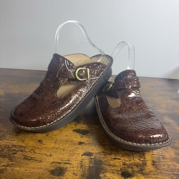 Alegria Shoes - Alegria Classic Clogs Womens Sz 9.5 / 10 Brown Emboss Leather Swirl Mary Jane